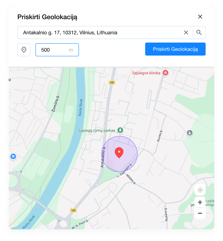Grownu geolokacijos nustatymo funkcijos pavyzdys ir sistemos ekrano nuotrauka su žemėlapiu, adresu ir vietos nustatymo žymekliu, kuris parodo tikslią vietą ir geozoną